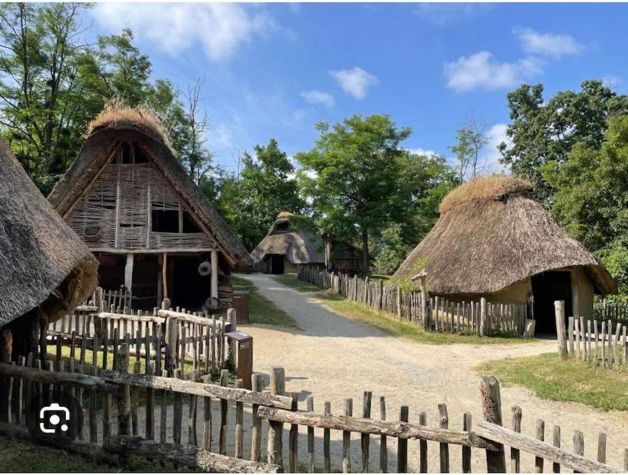 Maison A Saint Elix Le Chateau Ngoại thất bức ảnh